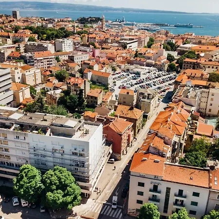 בית הארחה The Harmony 3*